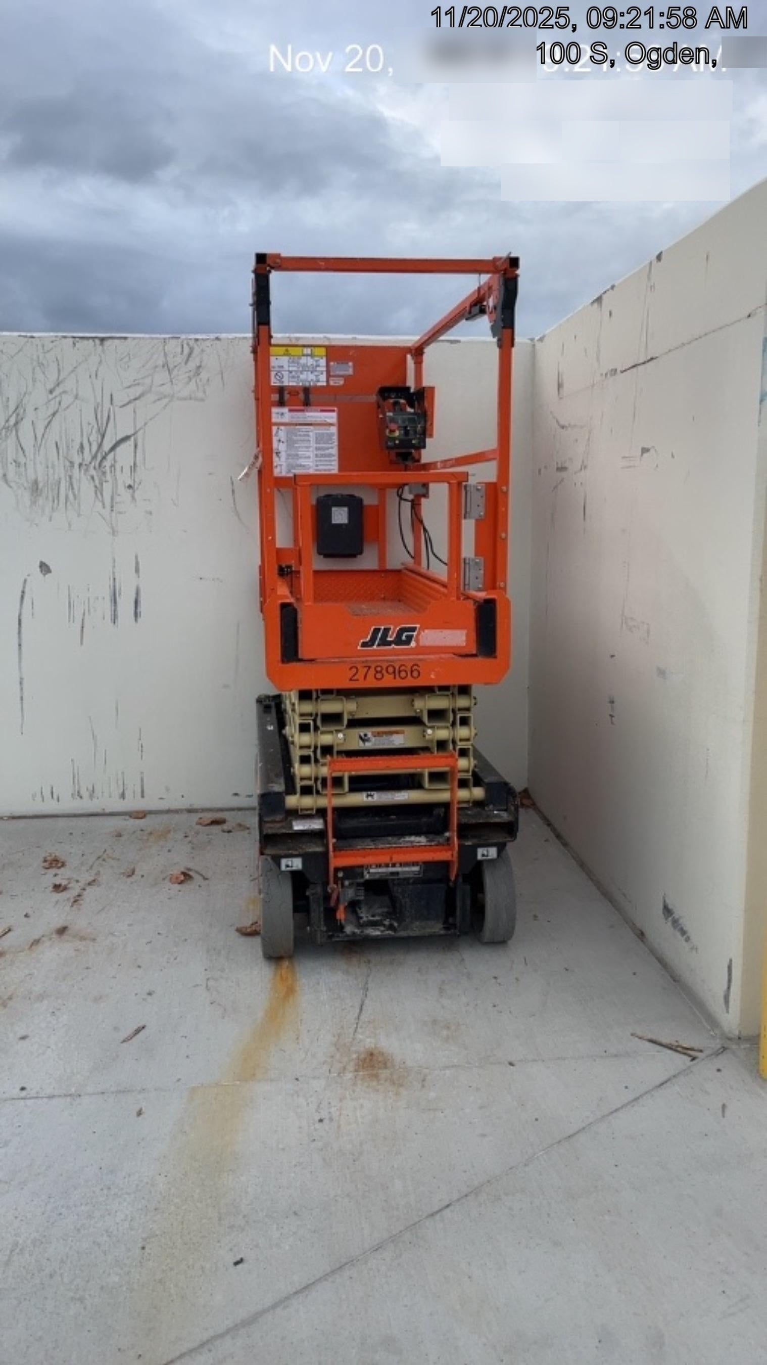 2022 JLG ES1932