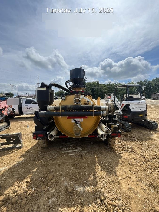 2023 VAC-TRON LP573XDT