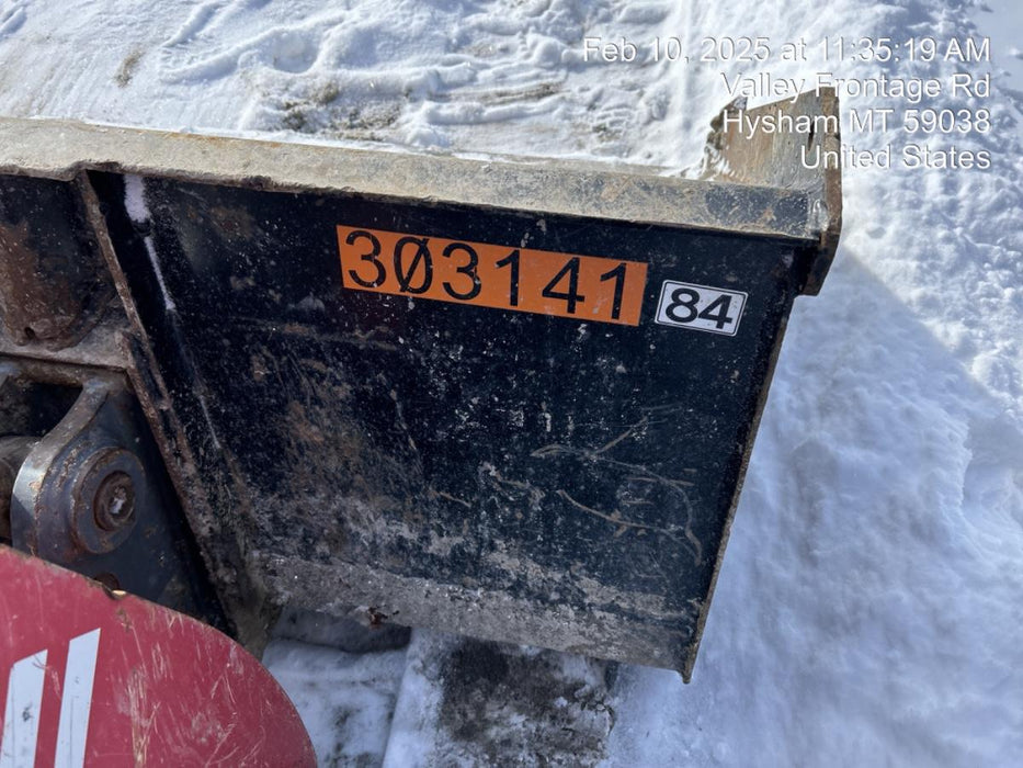 2021 TAKEUCHI 84" Smooth Bucket - Takeuchi