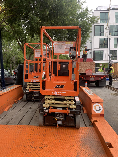2022 JLG ES1330L