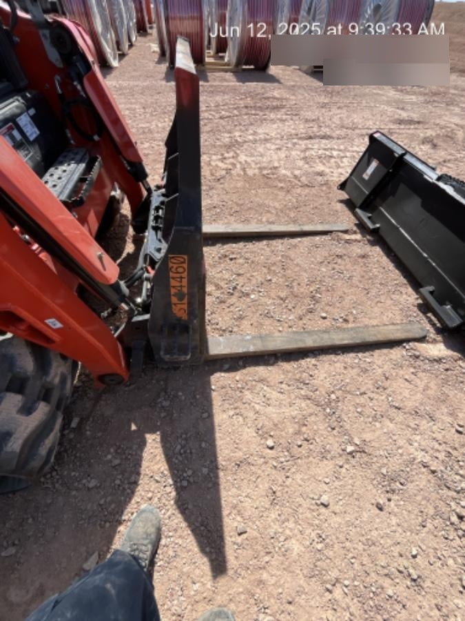 2021 PALADIN 48" Pallet Forks - Paladin