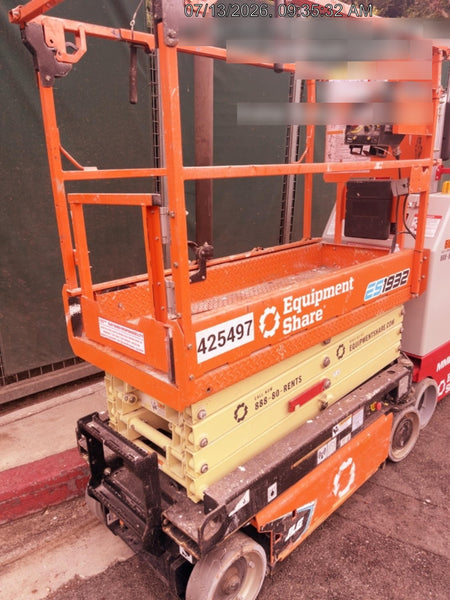 2024 JLG ES1932