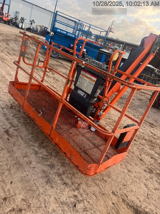 2019 JLG 660SJ