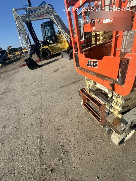 2021 JLG ES1932