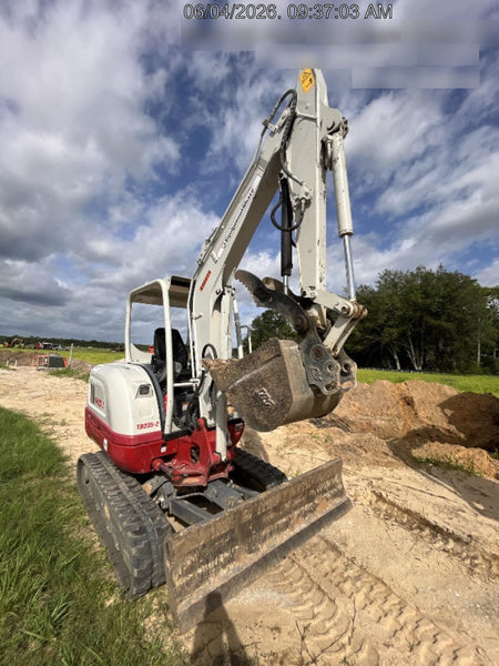 2024 TAKEUCHI TB235-2R