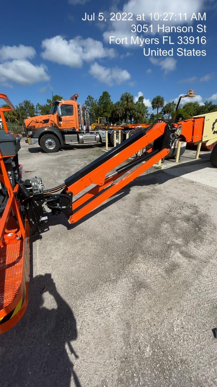 2022 JLG 660SJ