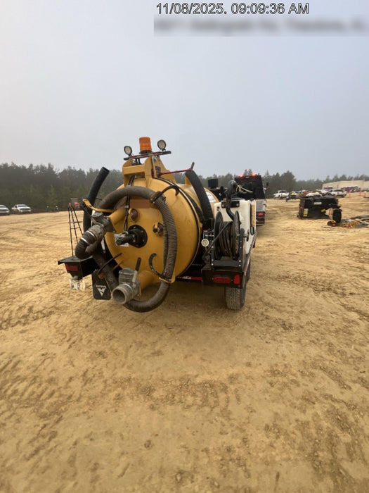 2023 Vac-Tron LP573XDT T4 Koehler Diesel Engine, 500 Gallon Debris Tank, x2 100 Gallon Water Tanks