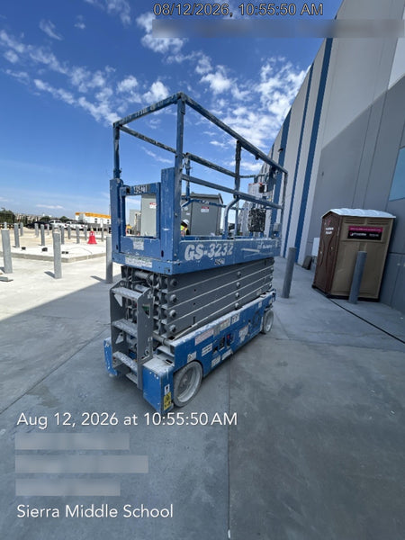 2019 Genie GS-3232 Folding rails with half height swing gate, 800 Amp Inverter