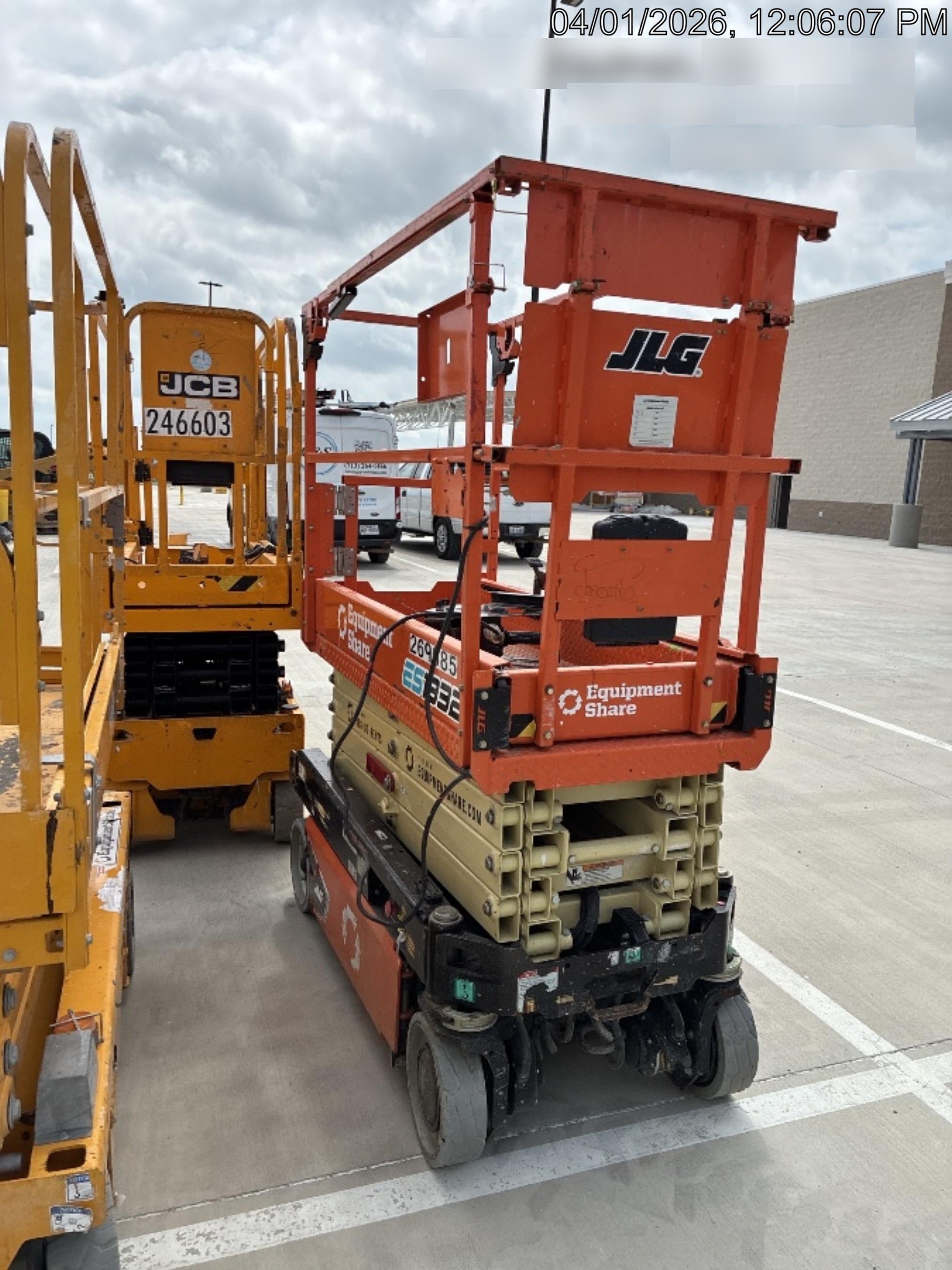 2022 JLG ES1932
