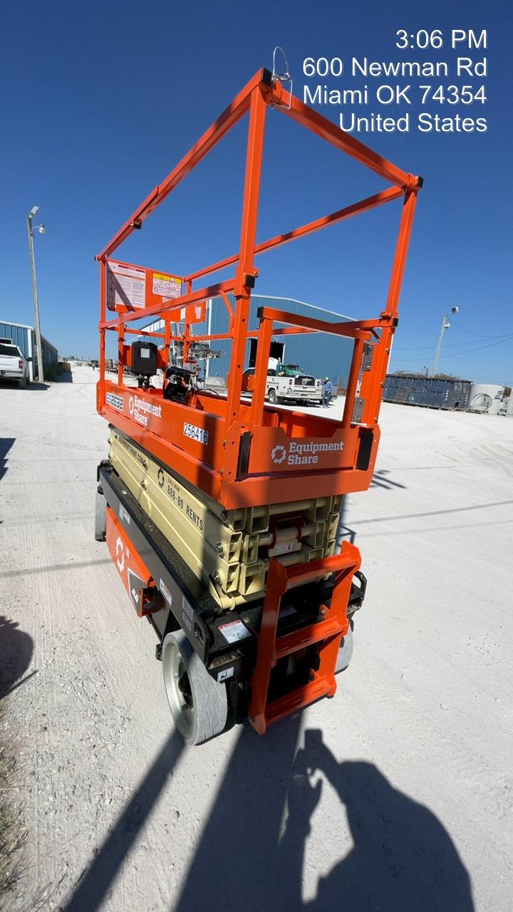 2022 JLG ES2632