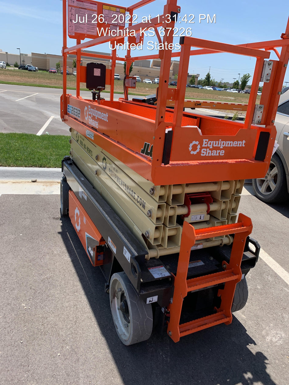 2022 JLG ES2632