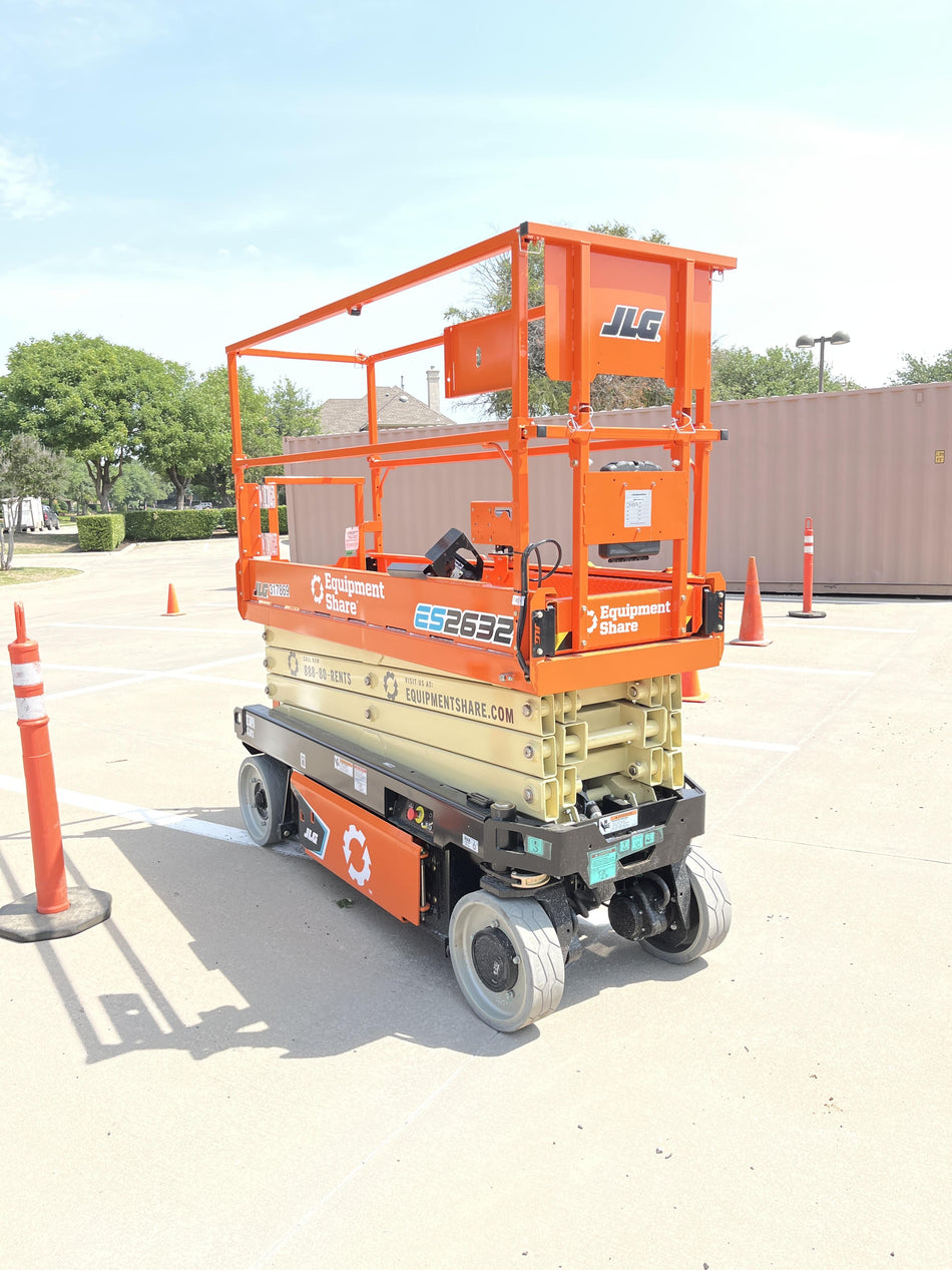 2023 JLG ES2632