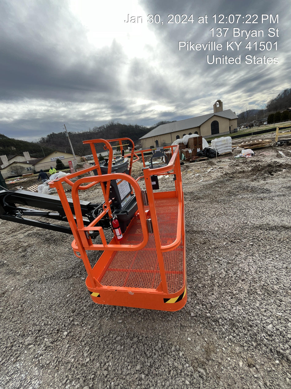 2023 JLG 660SJ