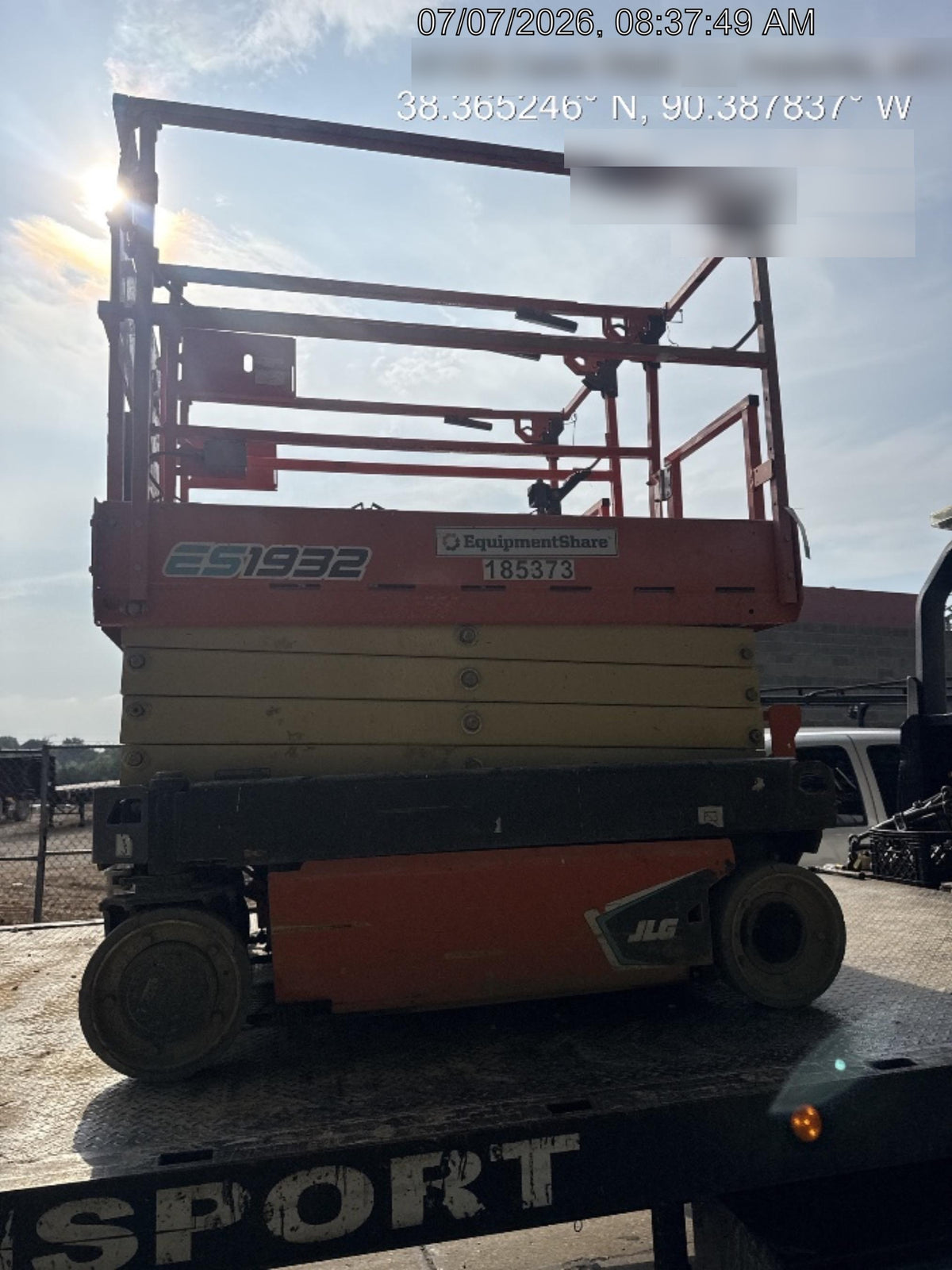 2021 JLG ES1932
