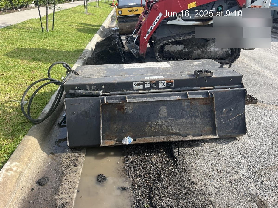 2019 PALADIN Sweepster SB72