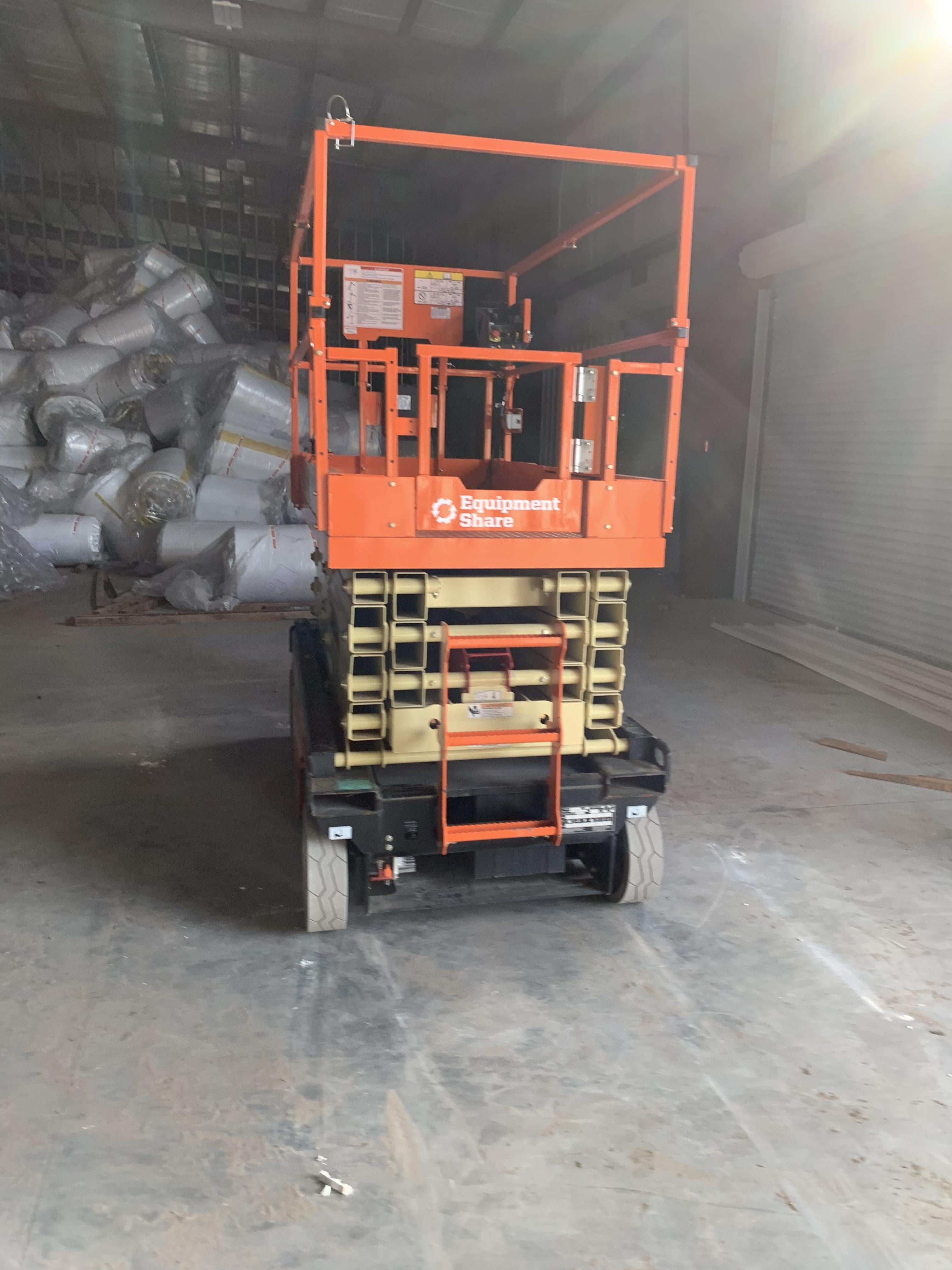 2022 JLG ES3246
