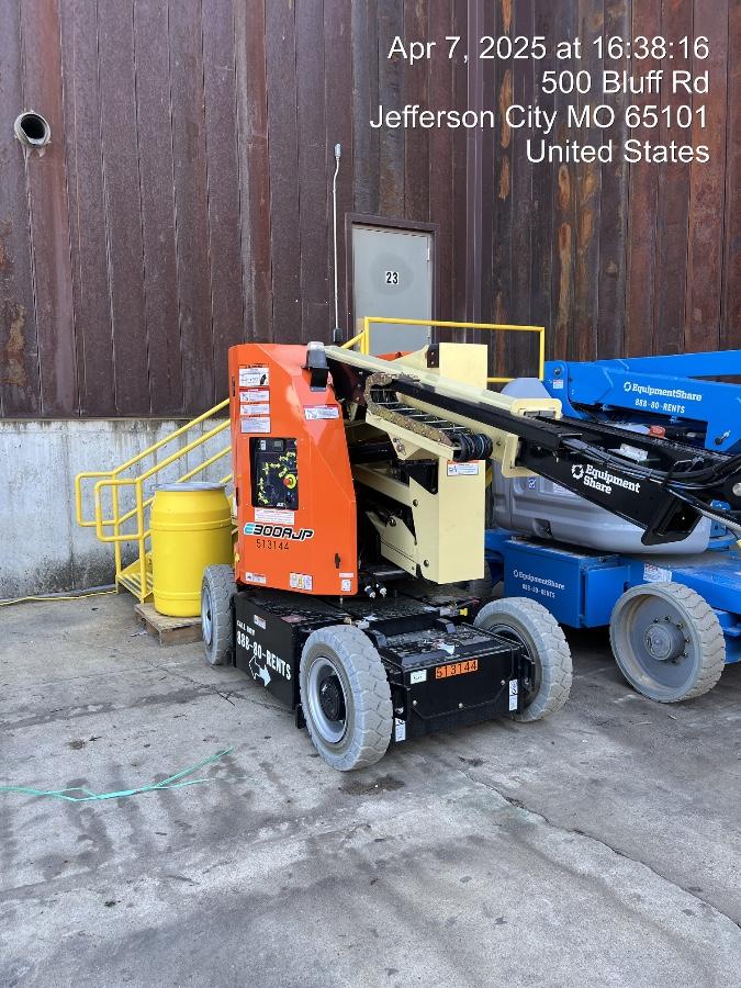 2025 JLG E300AJP