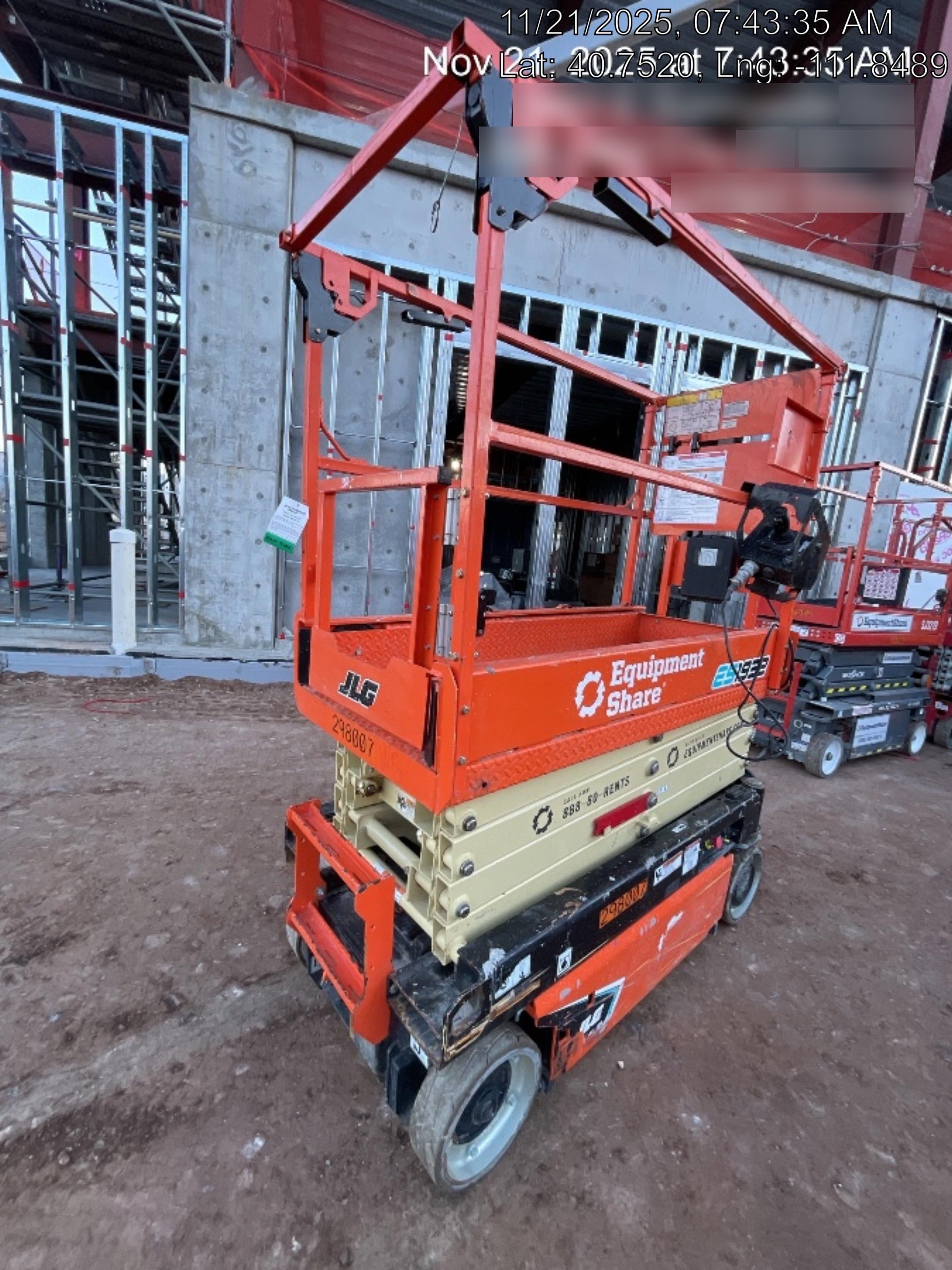 2023 JLG ES1932