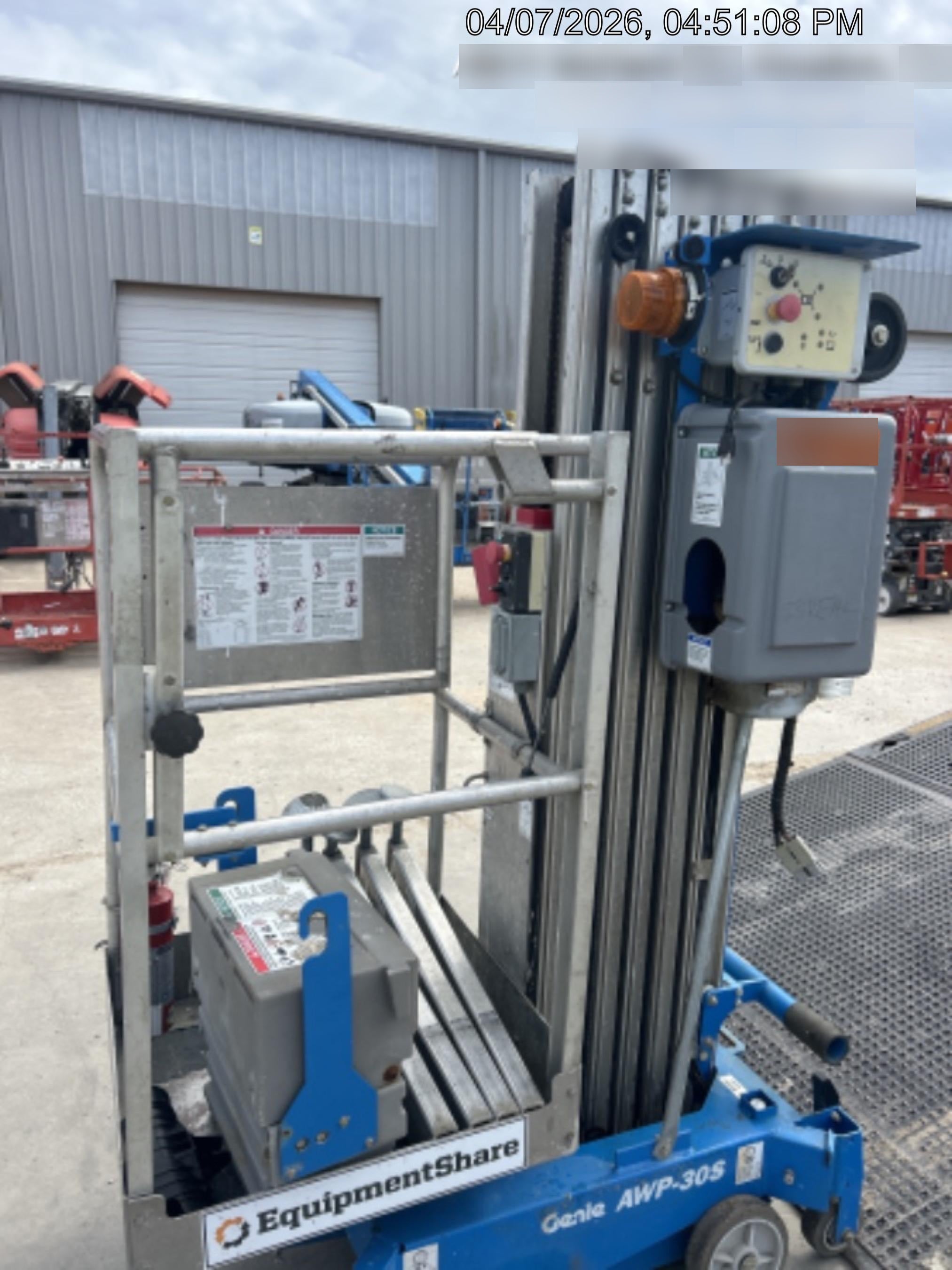 2019 GENIE AWP-30S