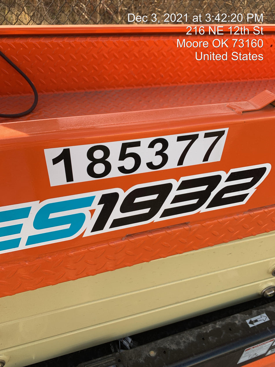 2021 JLG ES1932