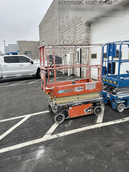 2022 JLG ES1330L