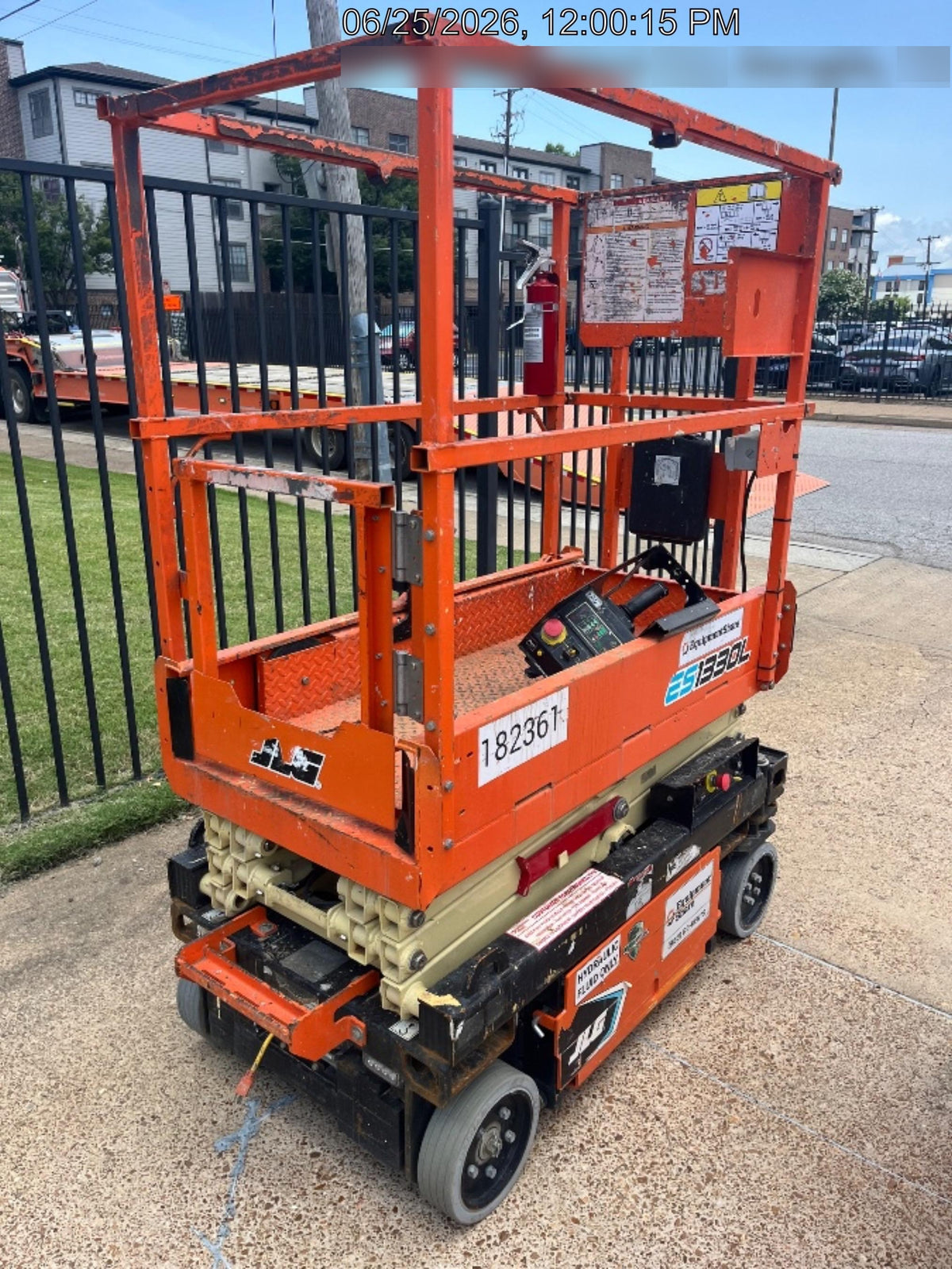 2021 JLG ES1330L