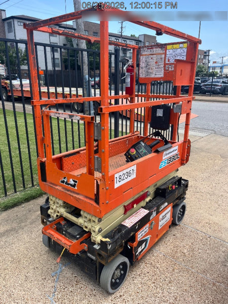 2021 JLG ES1330L