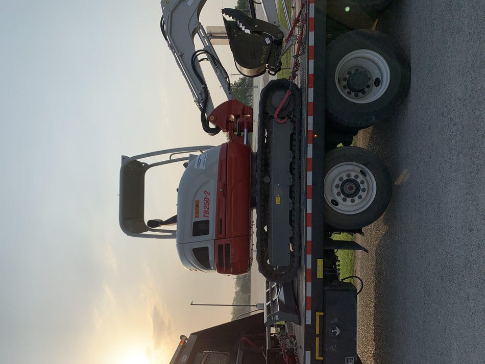 2021 TAKEUCHI TB250-2