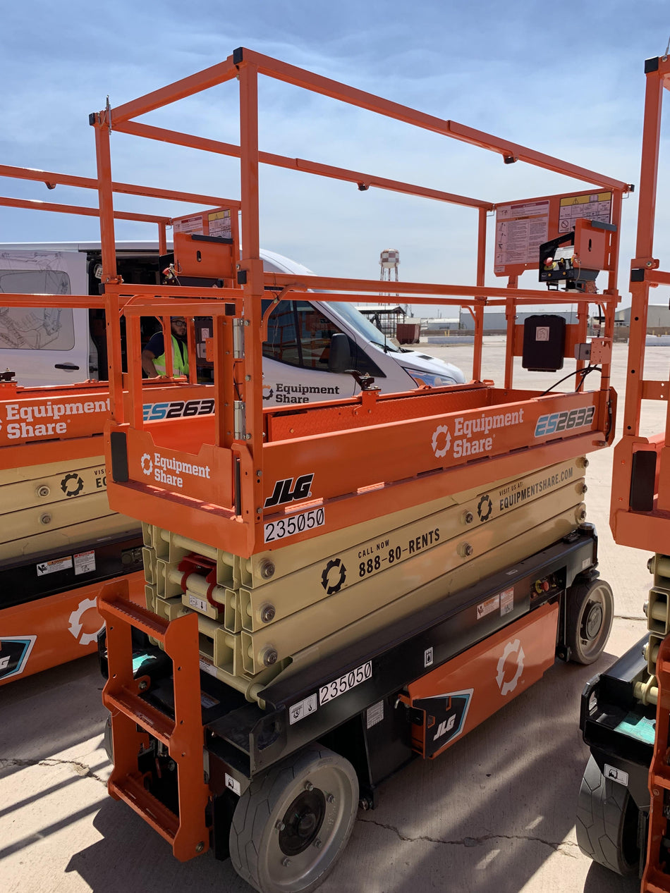2022 JLG ES2632