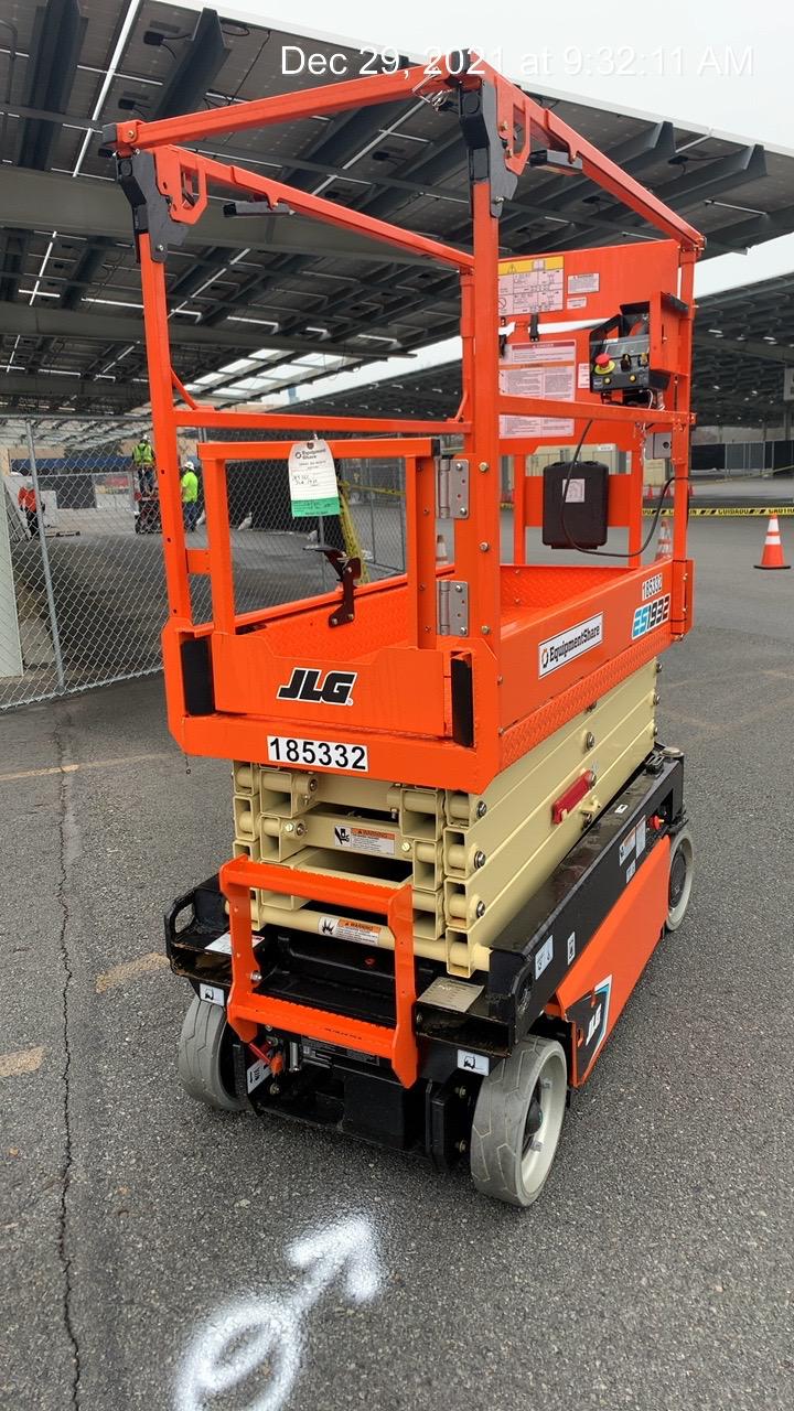 2021 JLG ES1932