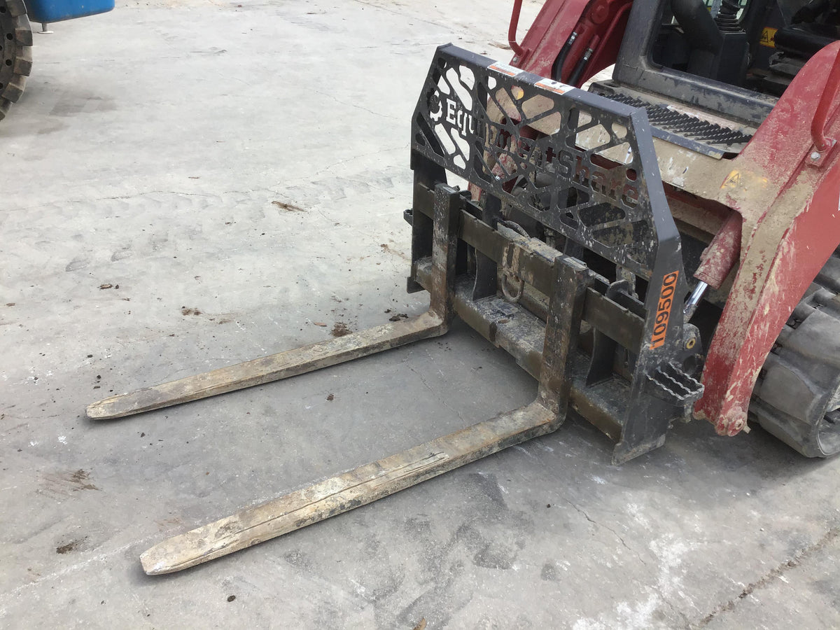 2020 EMKAY 48" Pallet Forks - Emkay