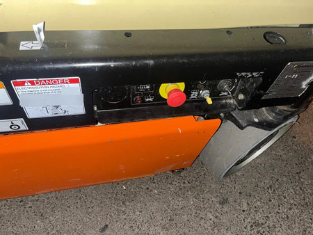 2024 JLG ES1932