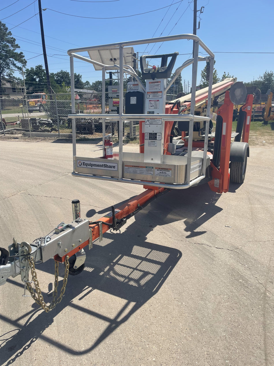 2022 JLG T350