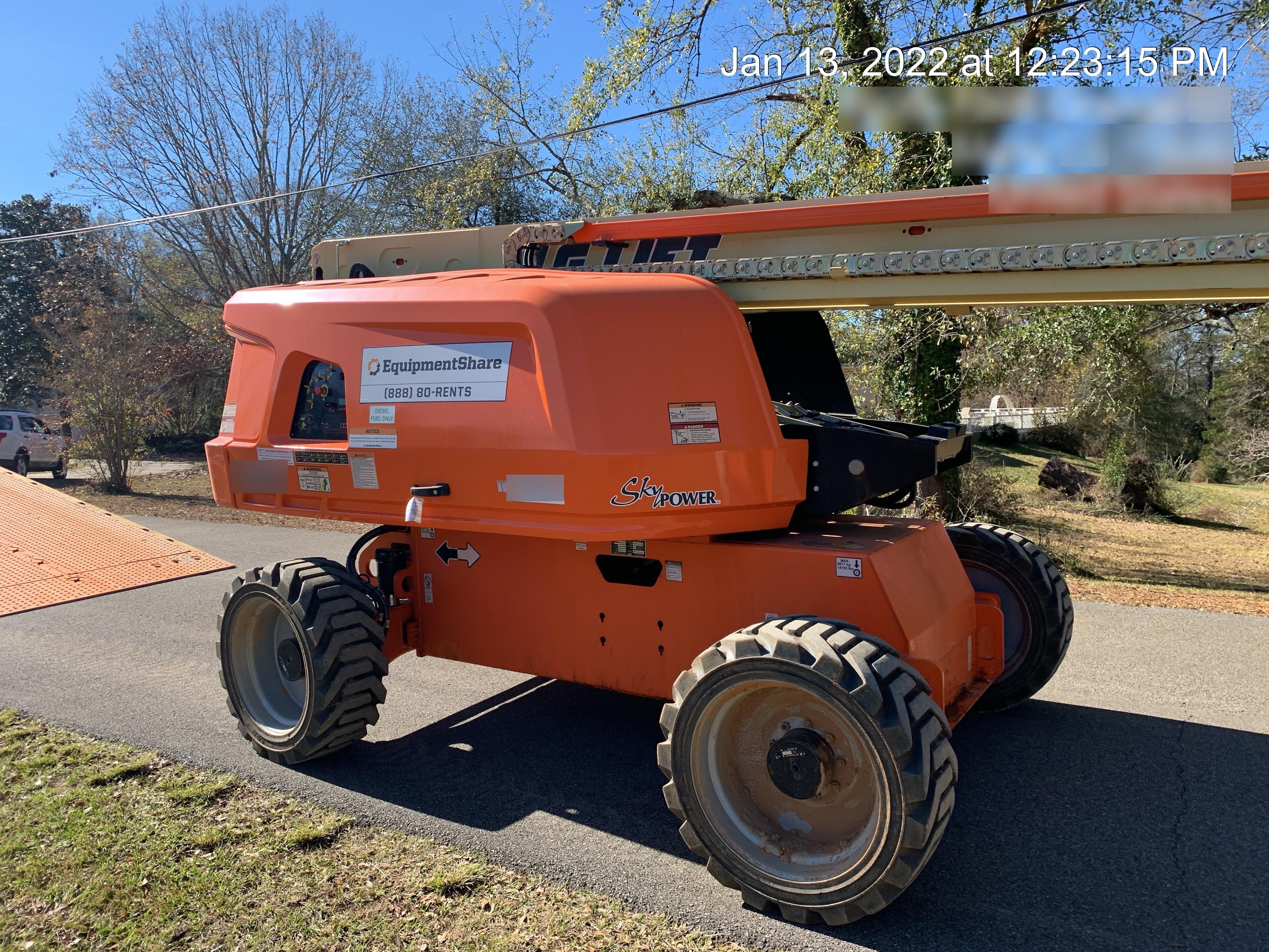 2019 JLG 660SJ