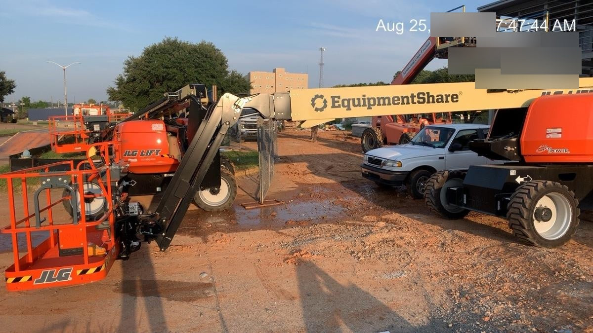 2025 JLG 660SJ