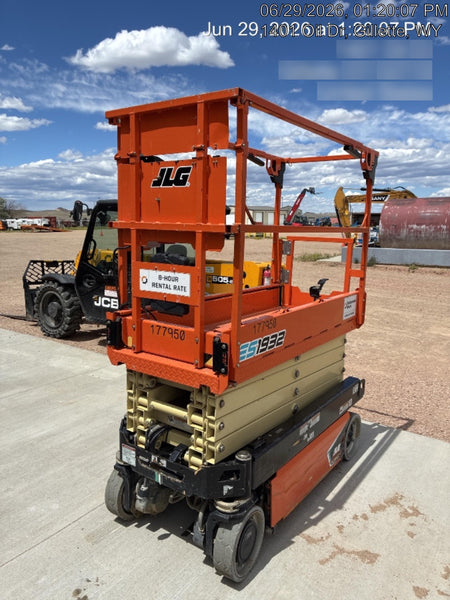 2021 JLG ES1932