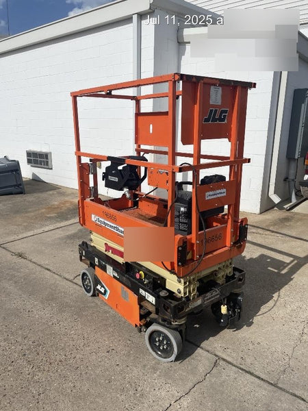 2021 JLG ES1330L