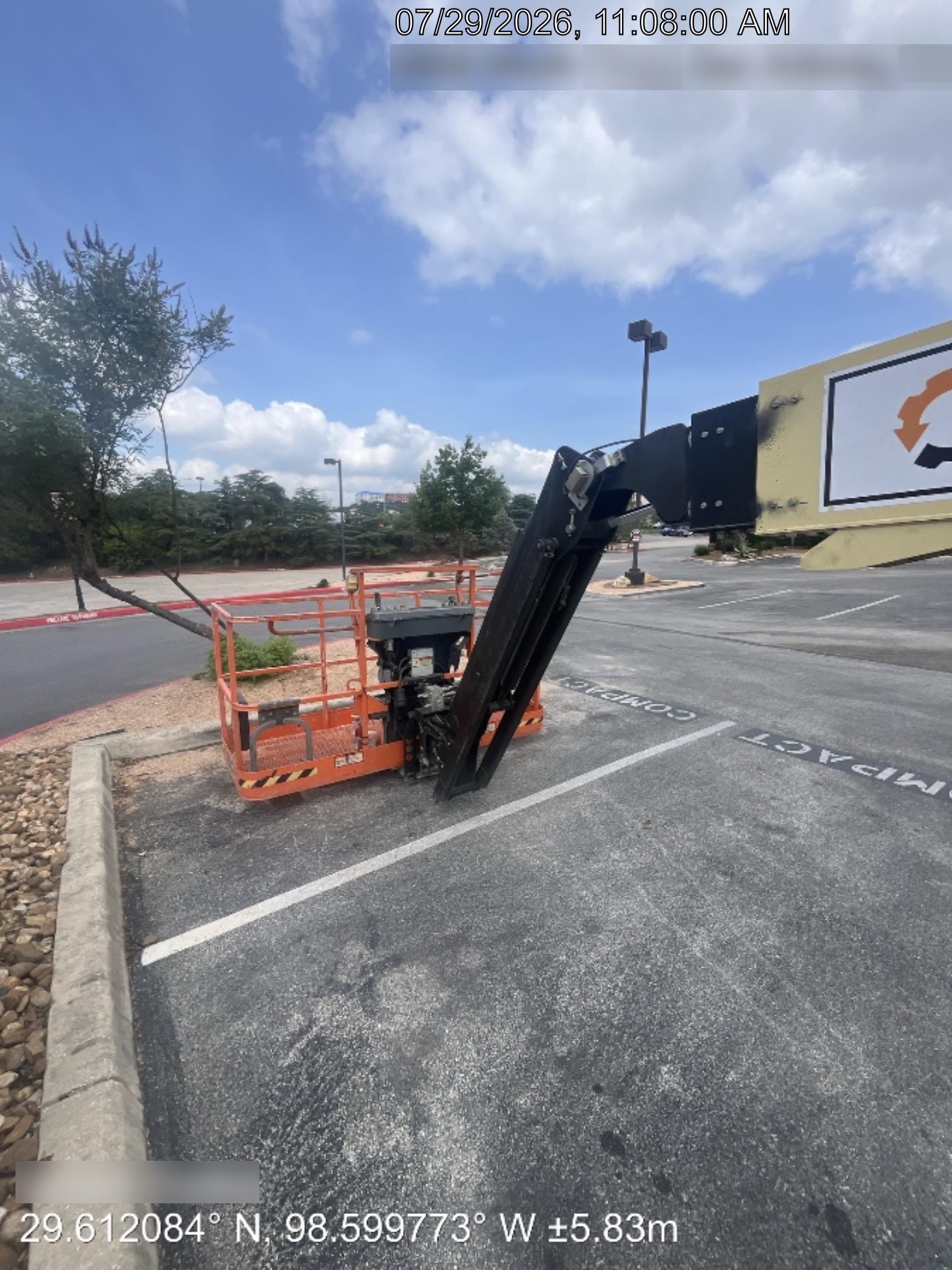 2023 JLG 660SJ