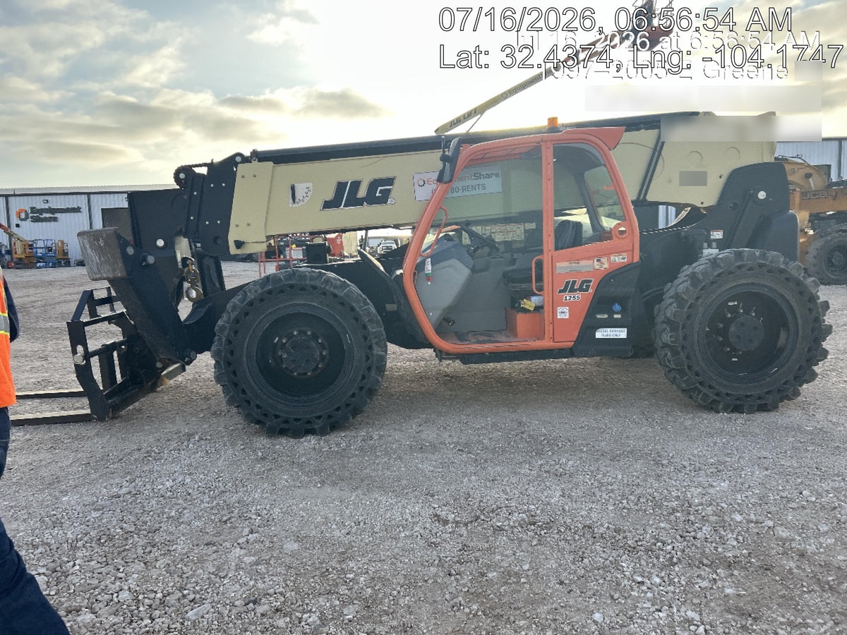 2019 JLG 1255