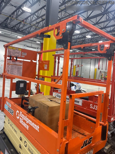 2022 JLG ES1932