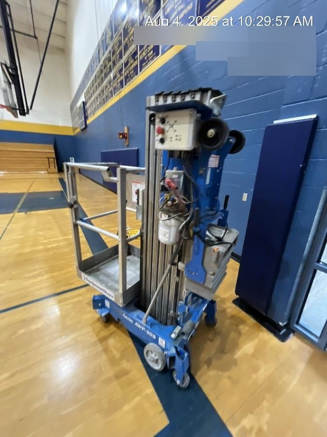 2019 GENIE AWP-30S
