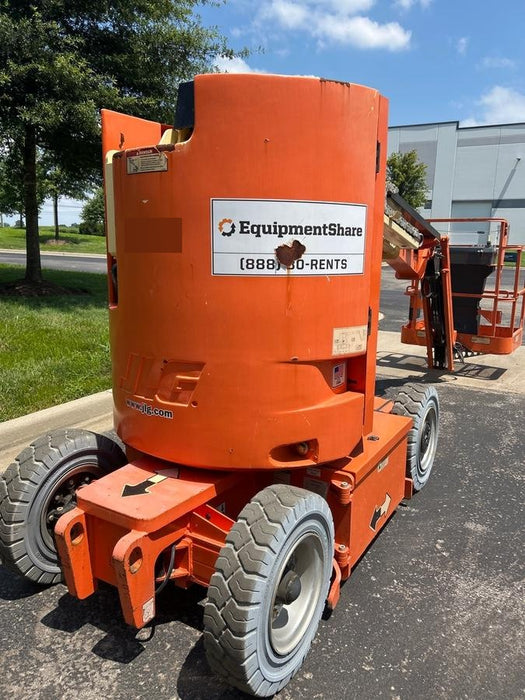2019 JLG E300AJP