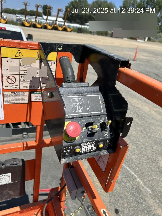 2021 JLG ES1330L