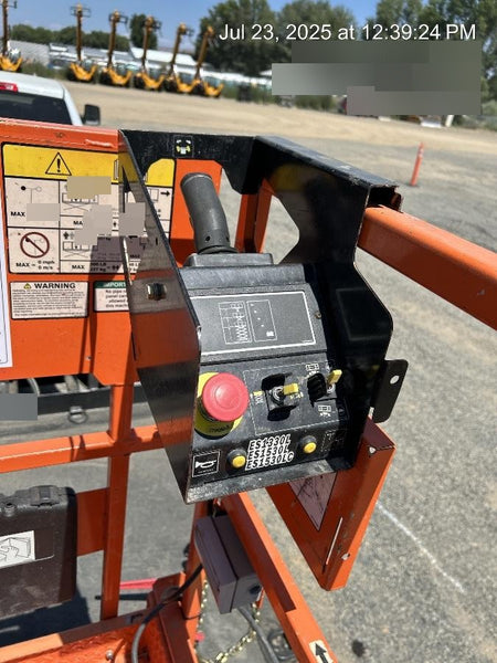 2021 JLG ES1330L