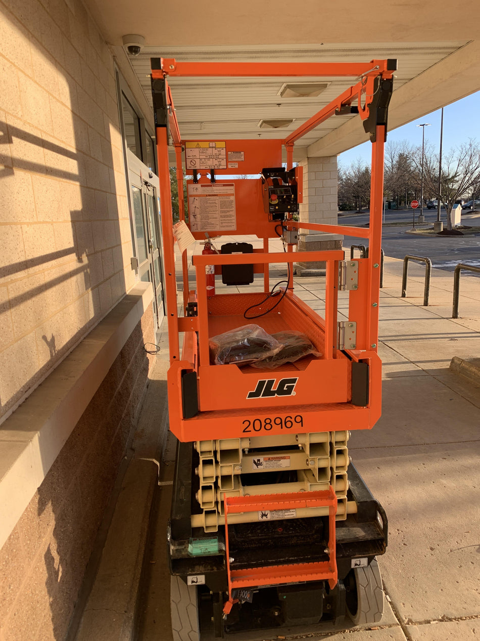 2022 JLG ES1932