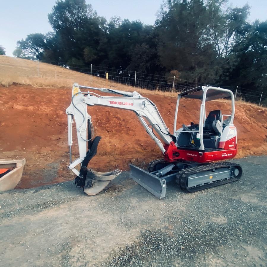 2025 TAKEUCHI TB235-2R
