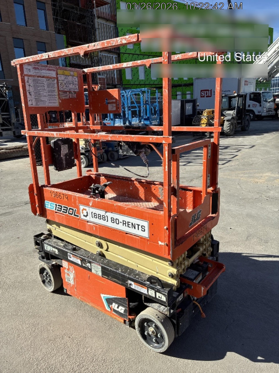2021 JLG ES1330L