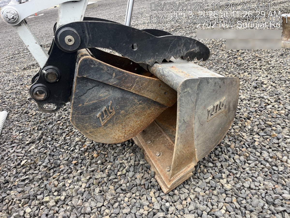 2025 TAKEUCHI 24" Bucket Takeuchi