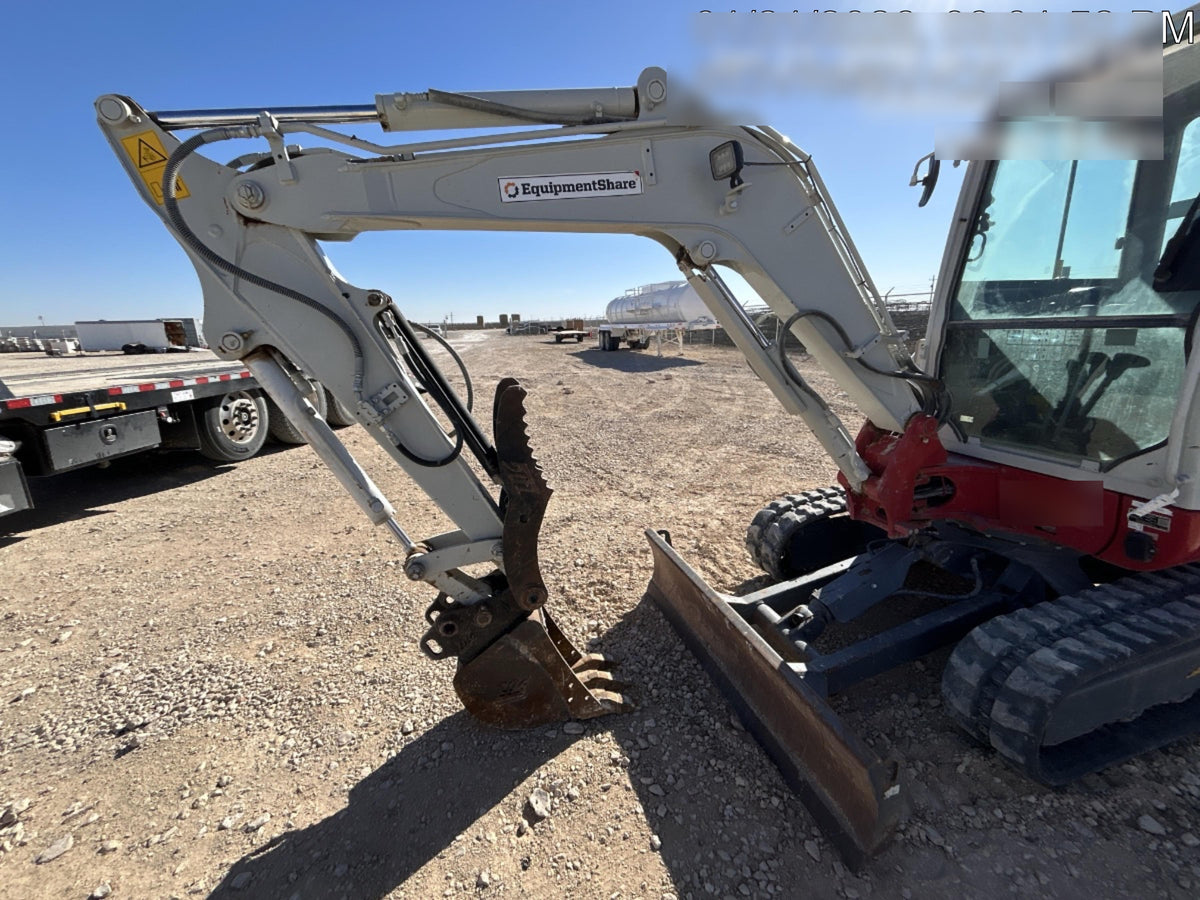 2023 TAKEUCHI TB235-2CR