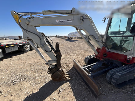 2023 TAKEUCHI TB235-2CR